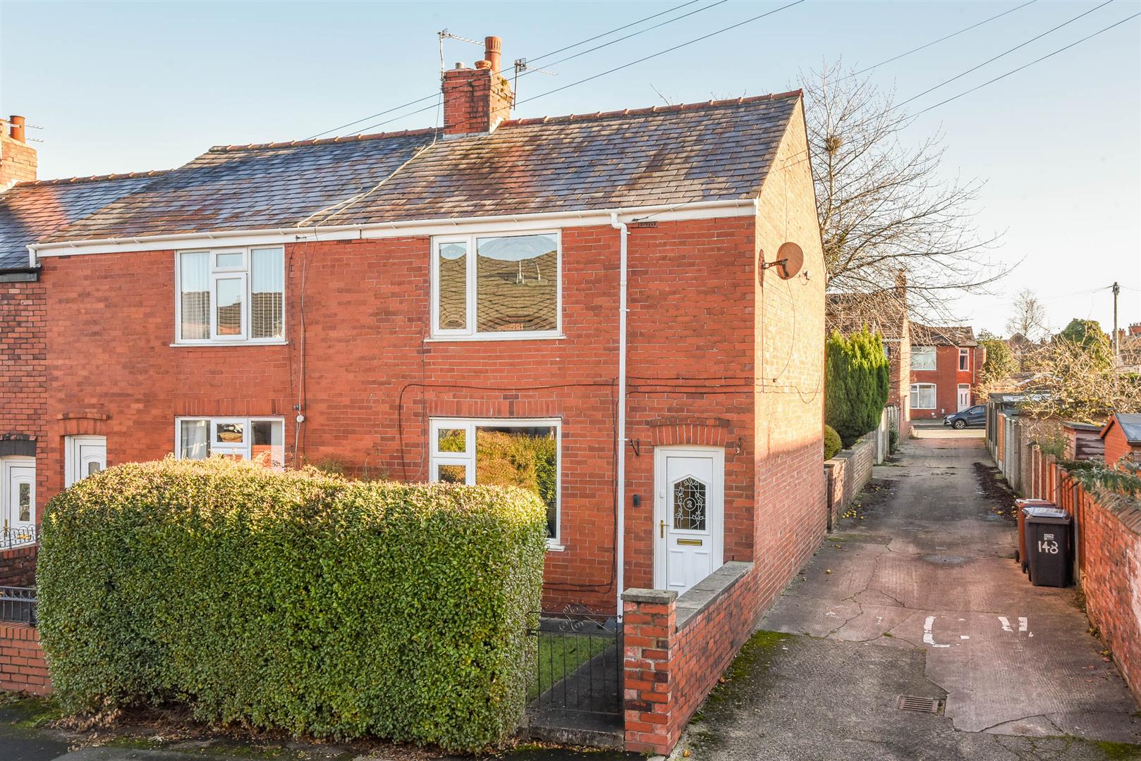 2 bed property in Egerton Road, Leyland